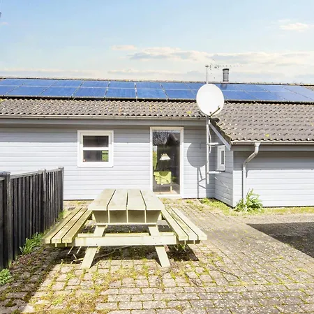 8 Person Holiday In B Rkop بيت للعطل